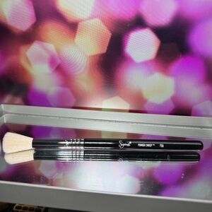 Sigma Beauty ~ F06 Powder Sweep Makeup Brush ~ Brand New